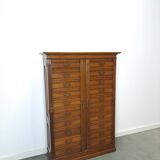 Antieke oude houten archief ladekast