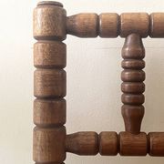 Chaise paillée d'angle "coin de feu" en bois tourné et perlé