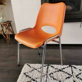 Bucket chair vintage English design, 70s