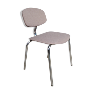Strafor chair