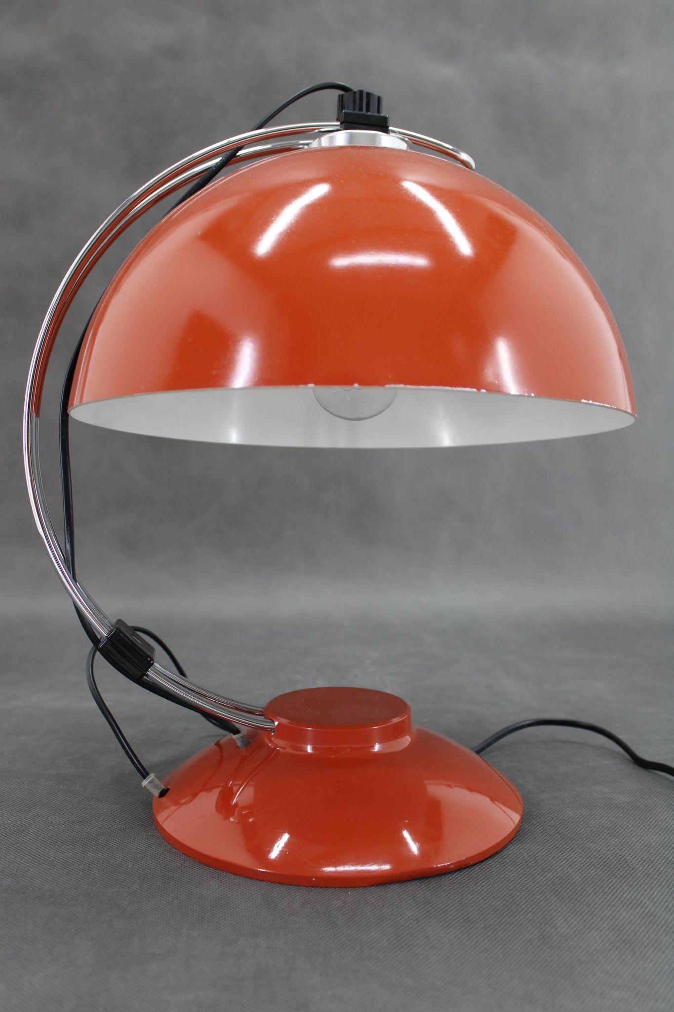 Lampe de table rouge des années 1970, Tchécoslovaquie