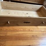 Pant chest of drawers