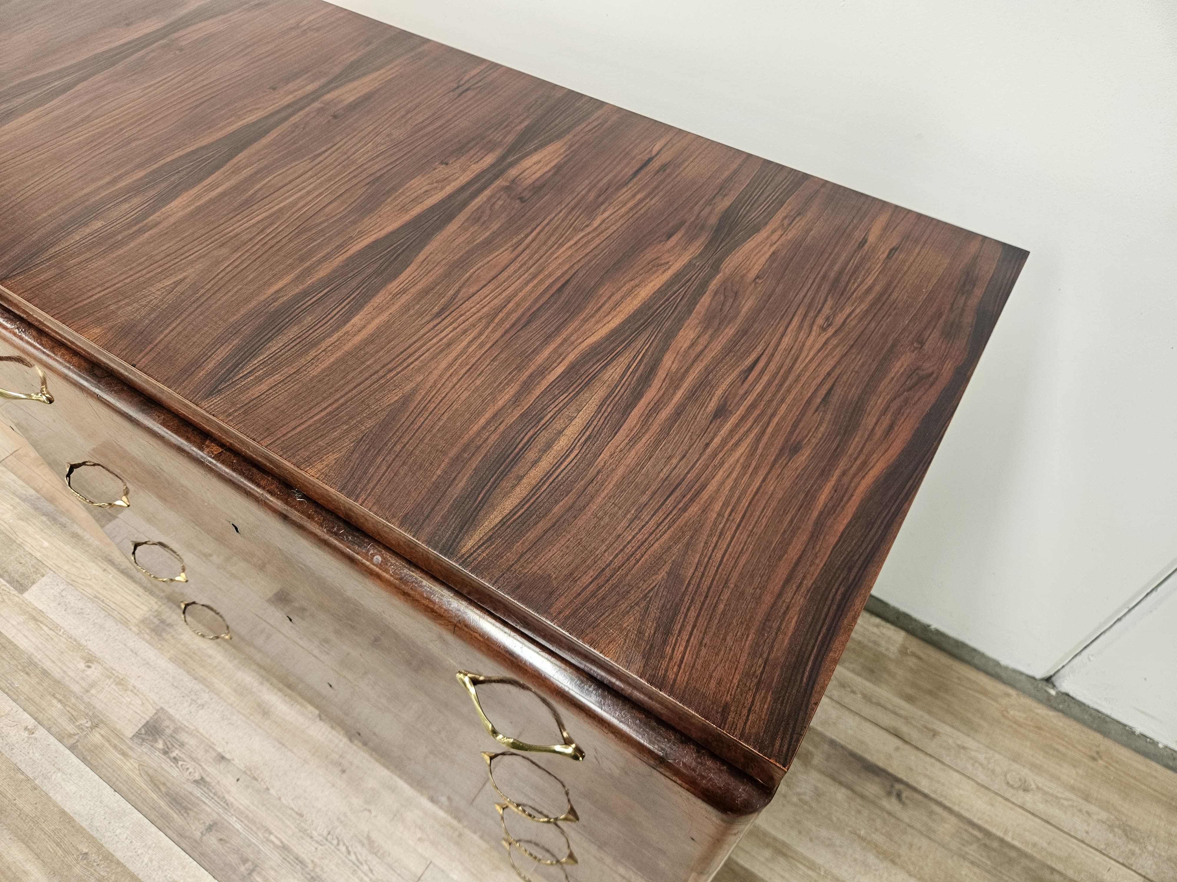 1940s Art Decò sideboard in walnut and blond walnut