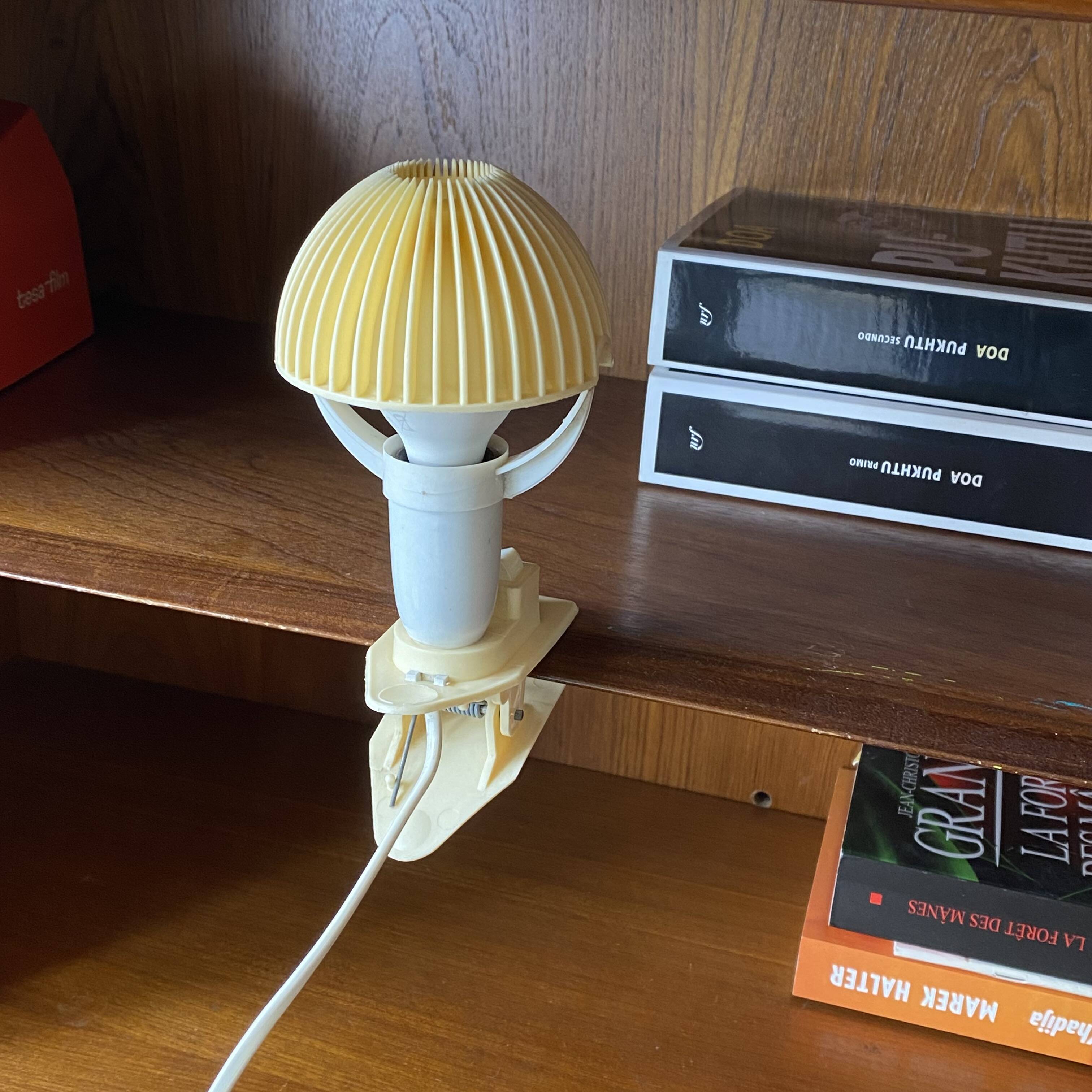 Small mushroom clip lamp Sarlam beige plastic vintage night light