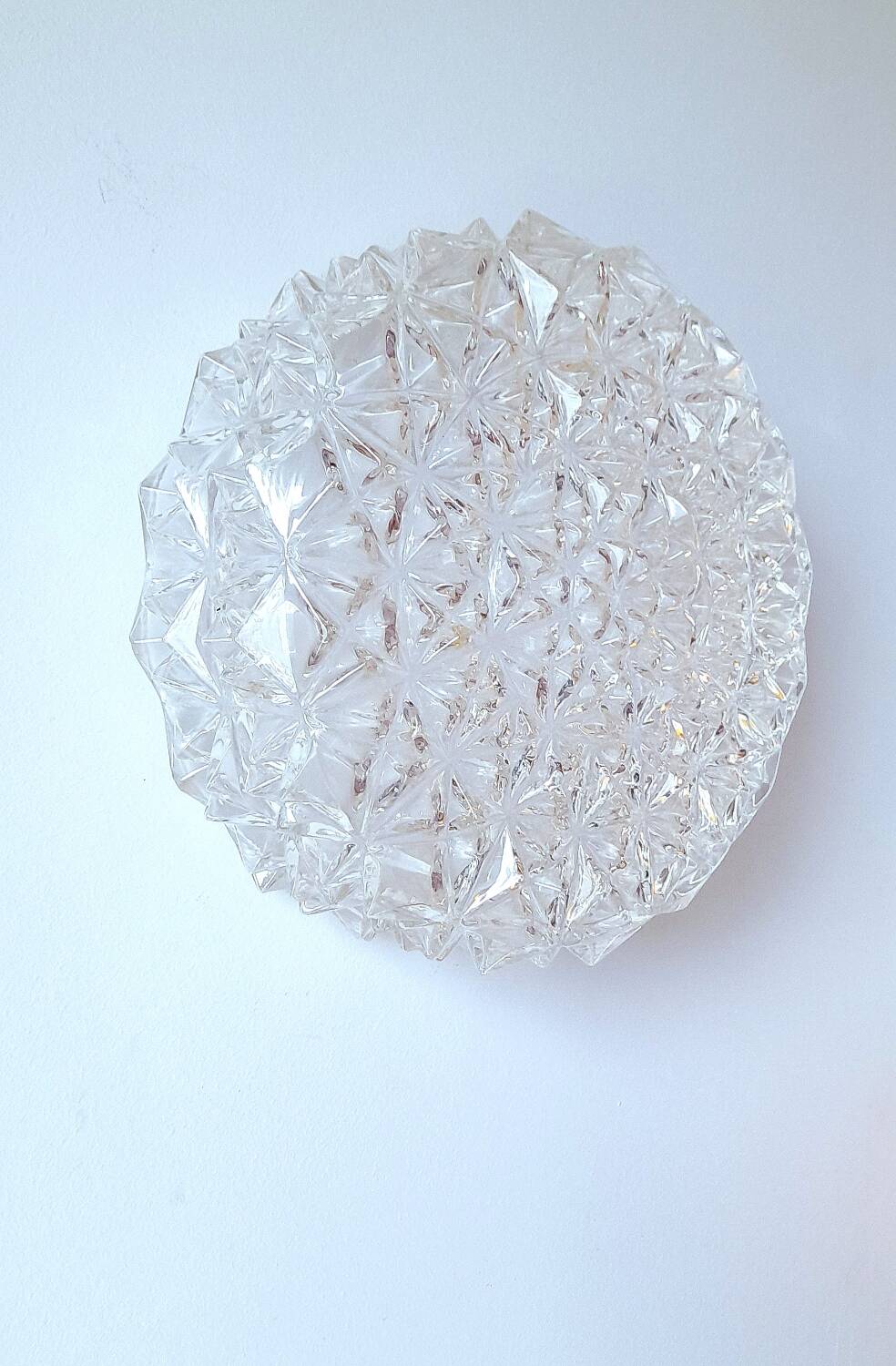 Plafonnier en verre ciselé 70s