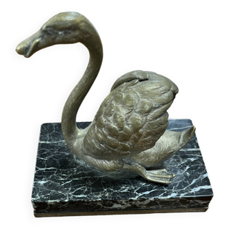 little bronze swan statue