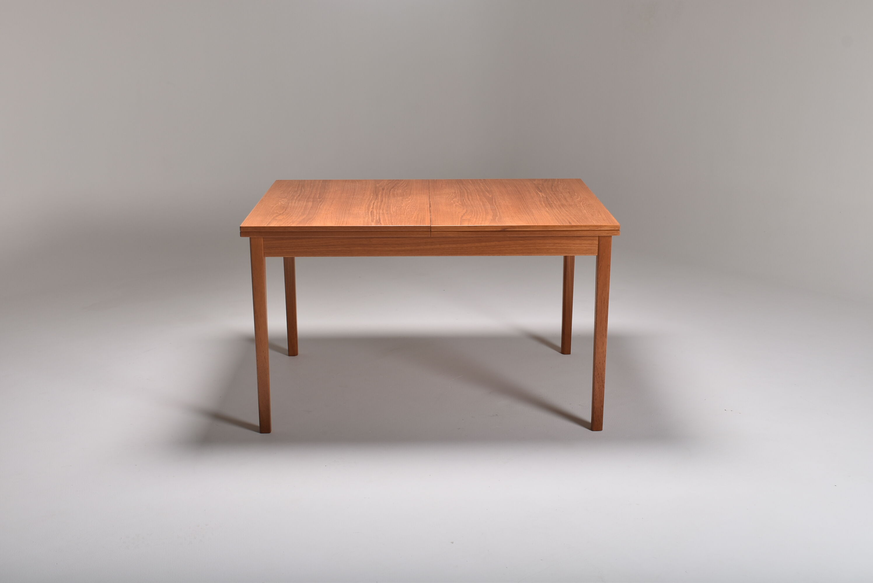 Scandinavian table Teck Skaraborgs