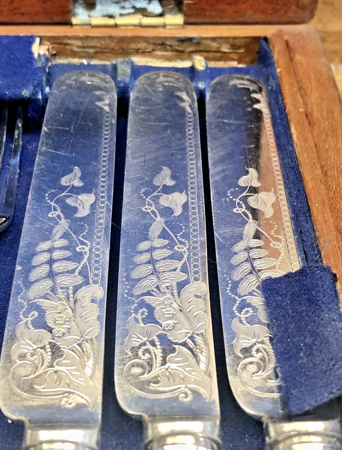 Ménagère couvert entremets nacré et métal argenté XIX