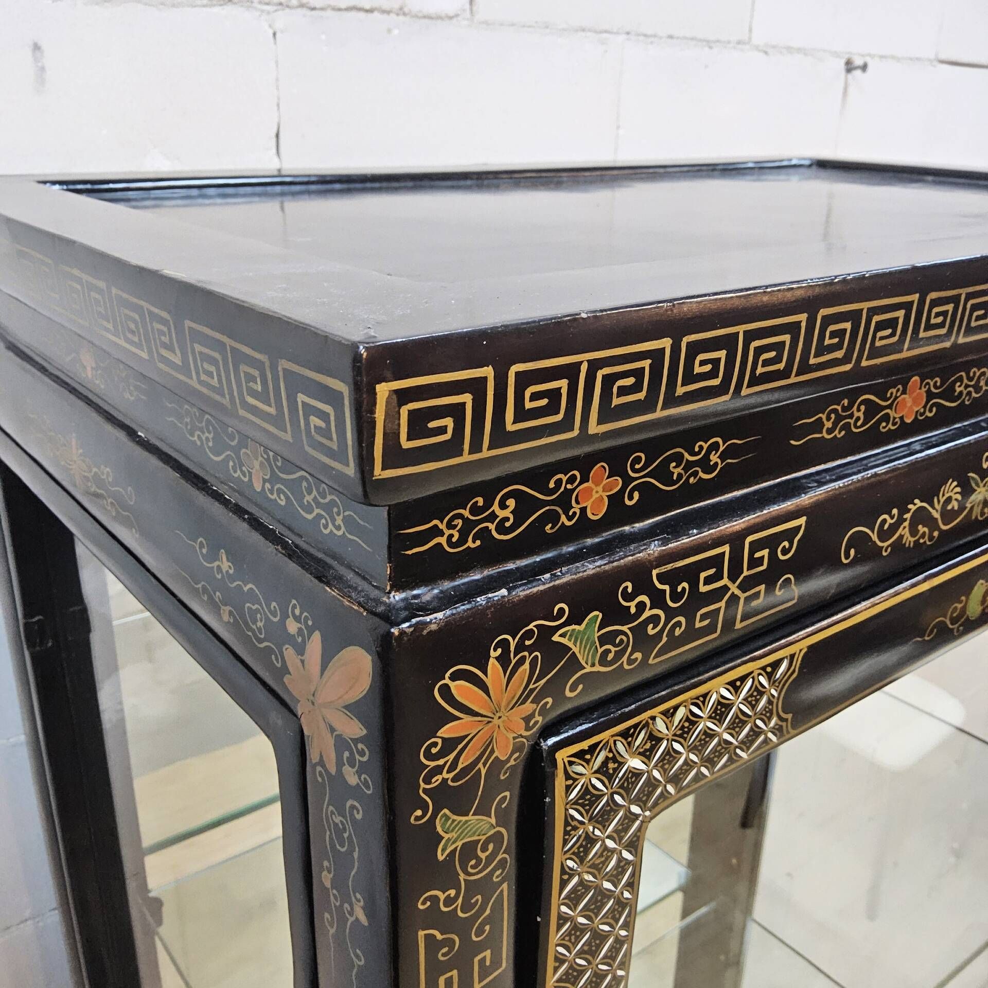 Vitrine chinoise vintage avec miroir, décor fleurs et oiseaux