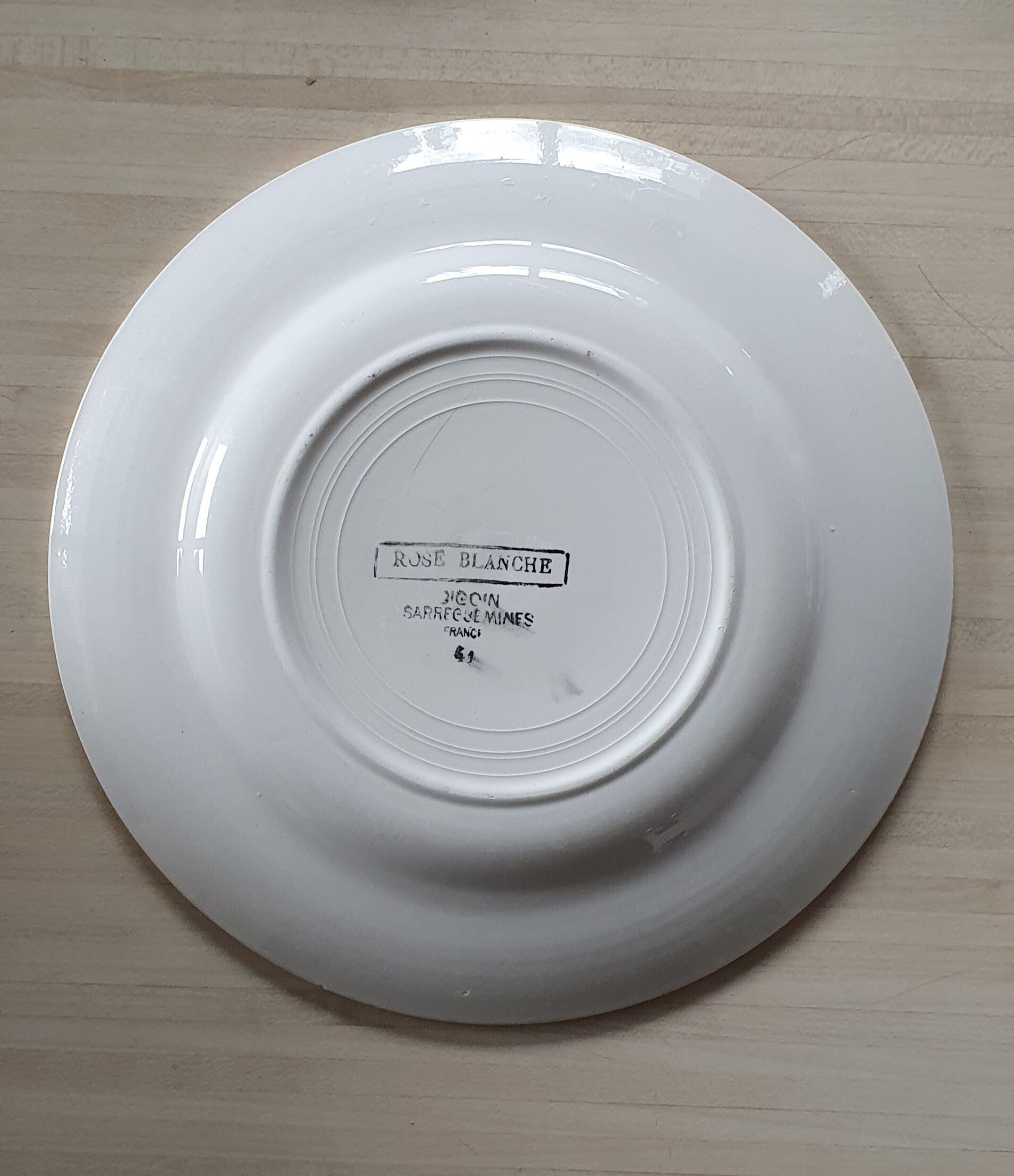 Earthenware plate