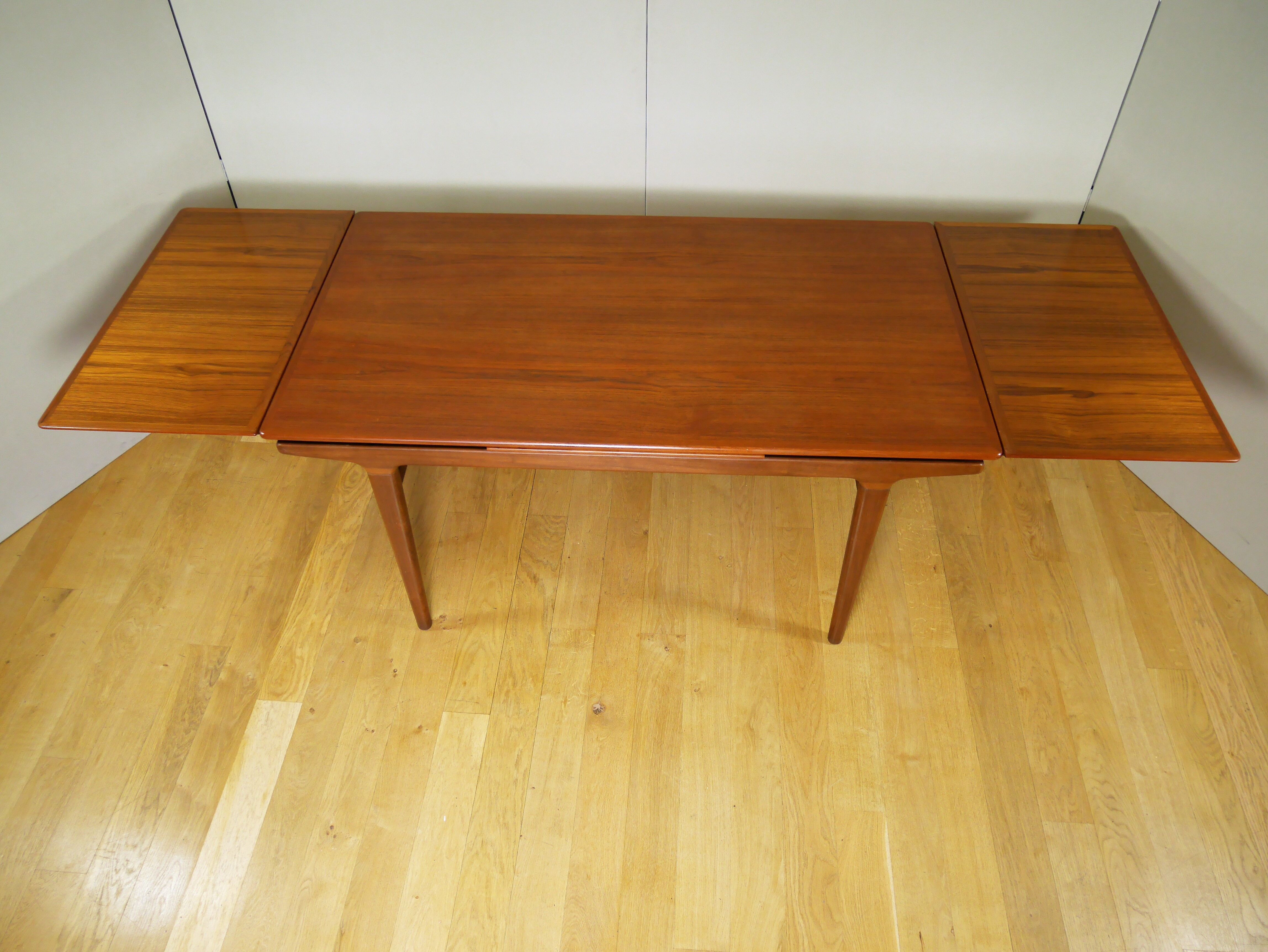 Scandinavian dining table by Johannes Andersen 2 extensions 60s