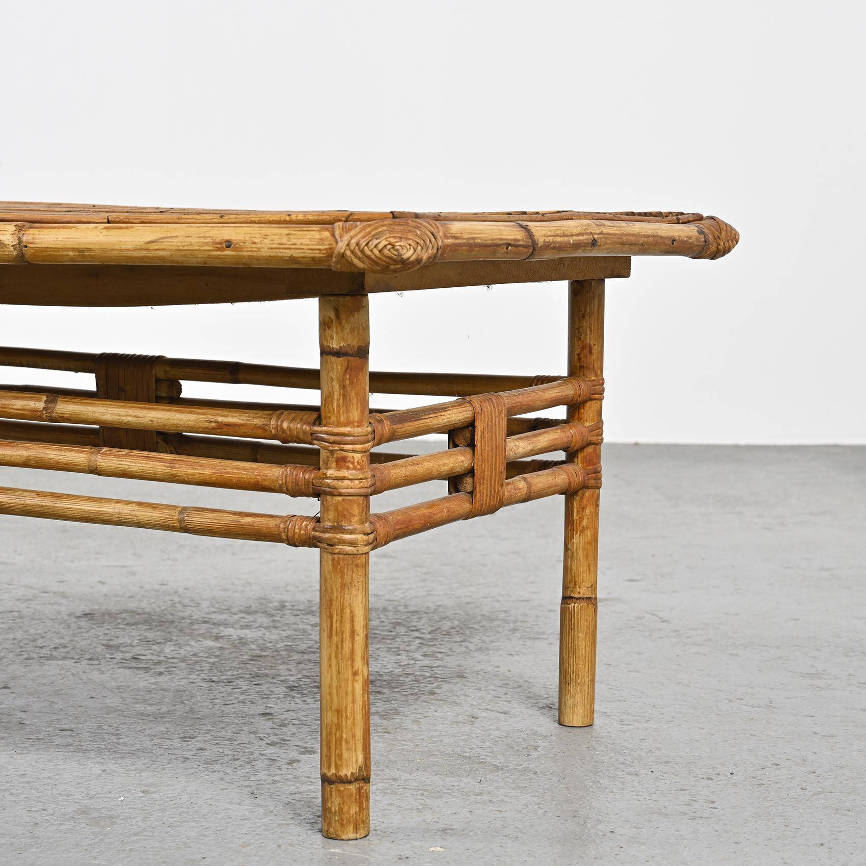 Table basse à carreaux de céramique bleus par Robert et Jean Cloutier