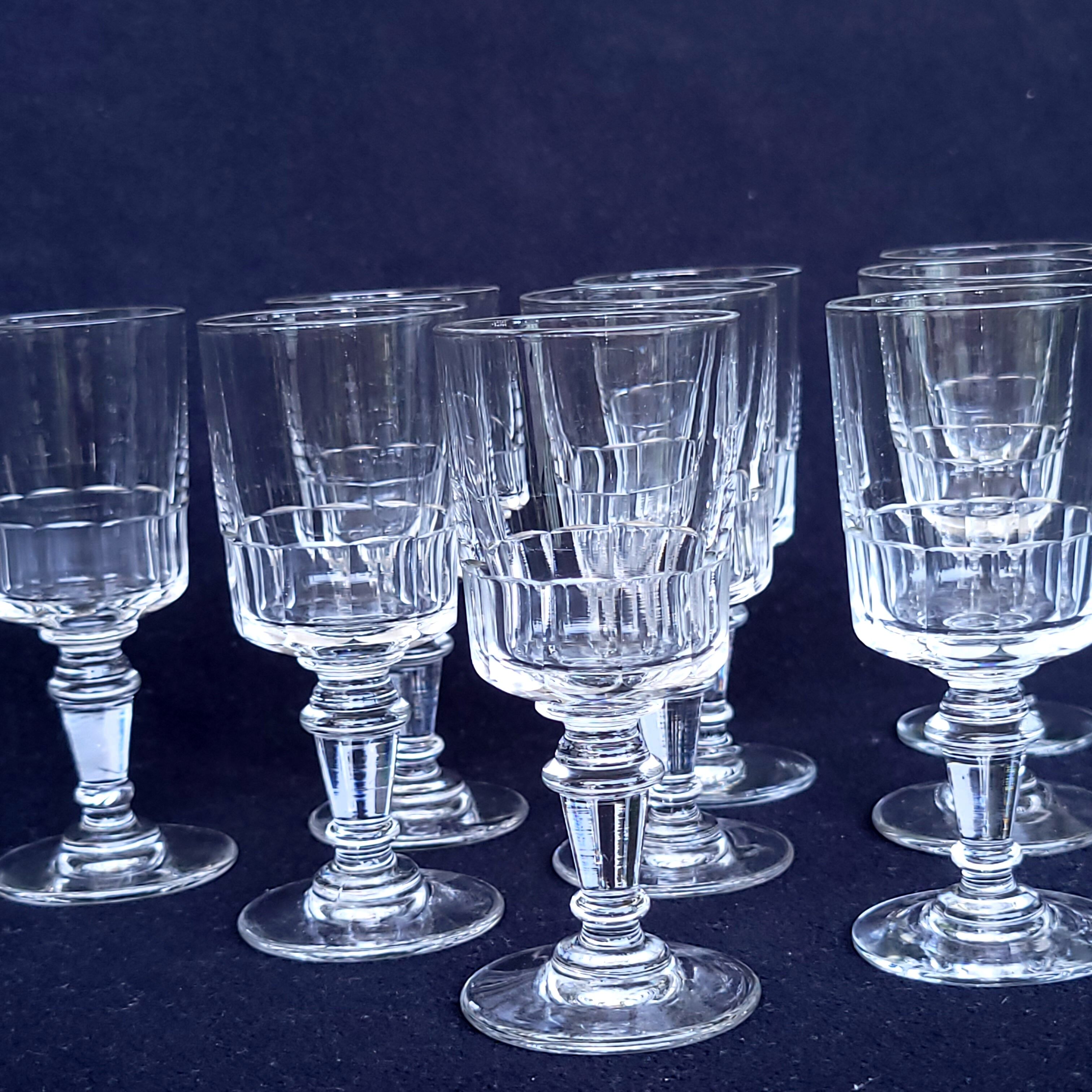 9 old wine glasses or liqueur XIXth in glass cut with 11 sides
