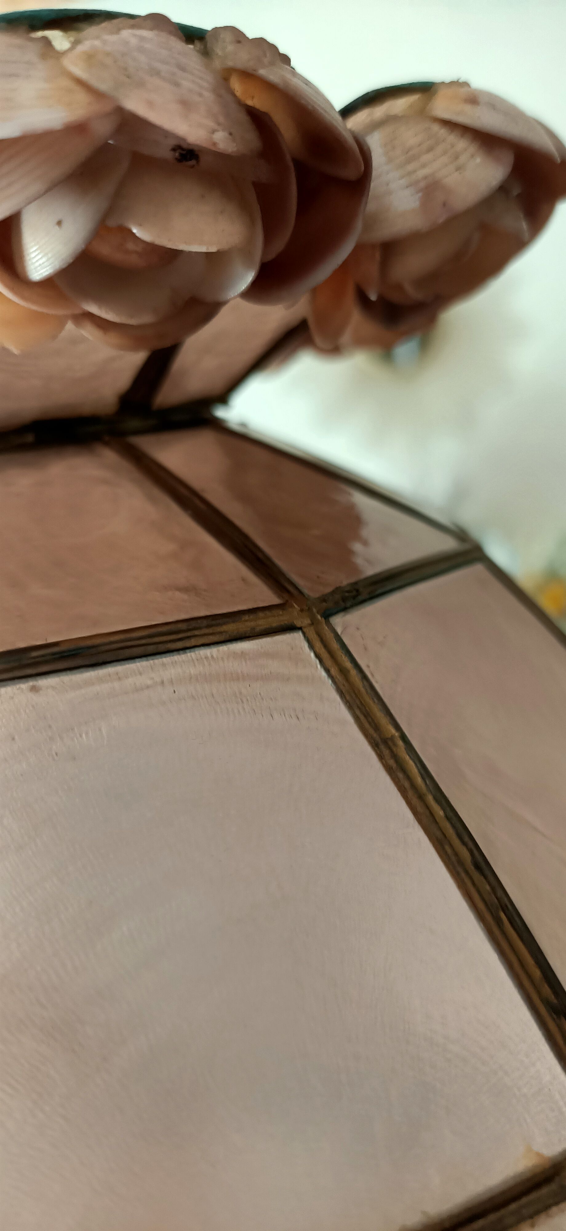 Vintage mother-of-pearl suspension