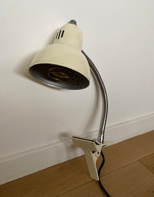 Clip-on lamp