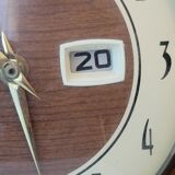 Vintage wall clock in electric smi formica with date
