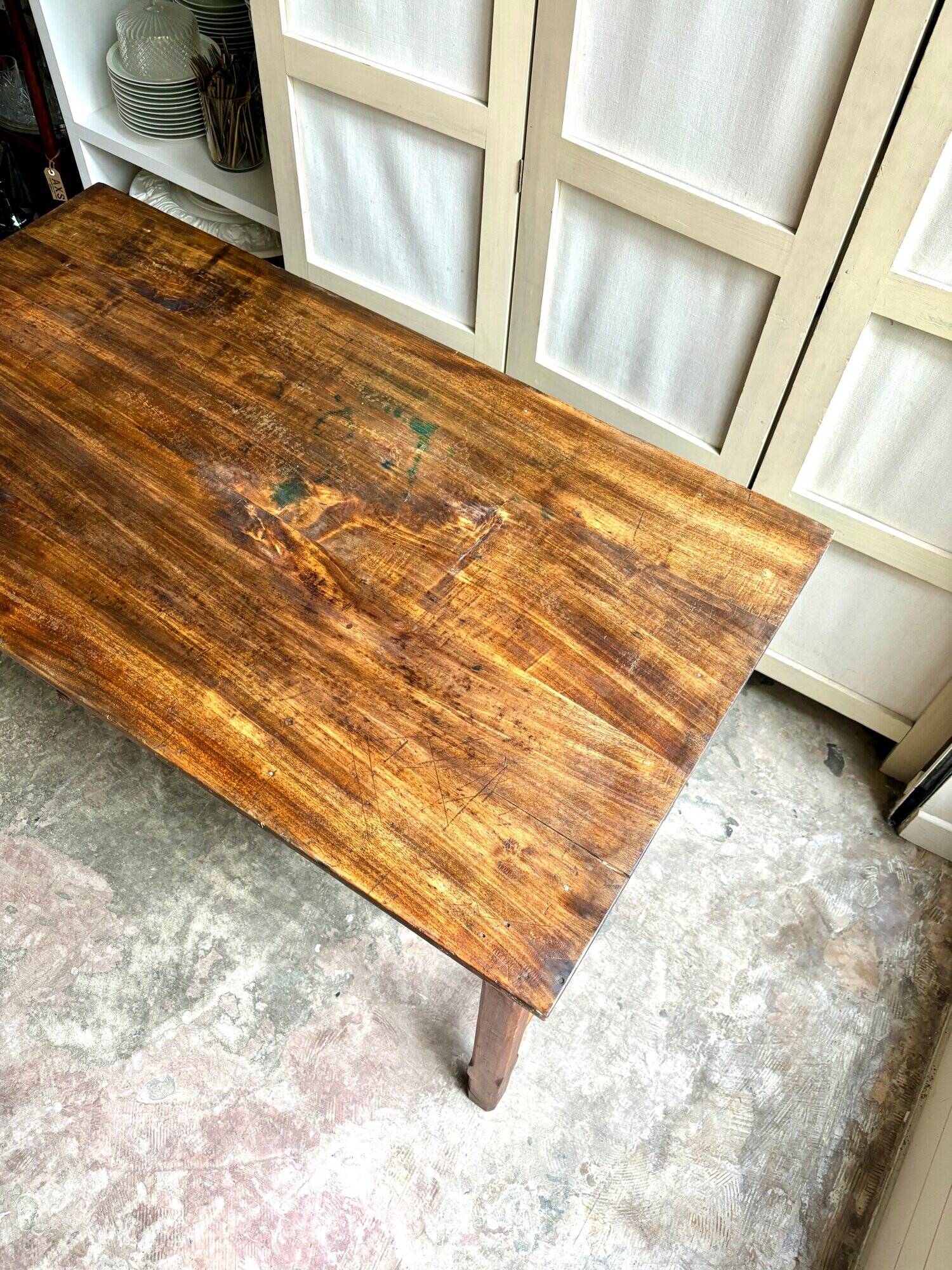 Table de ferme en bois foncé 1 tiroir