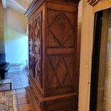 LOUIS XIII CABINET IN DIAMOND-TIP WALNUT 2 DOORS FROM THE 18TH CENTURY