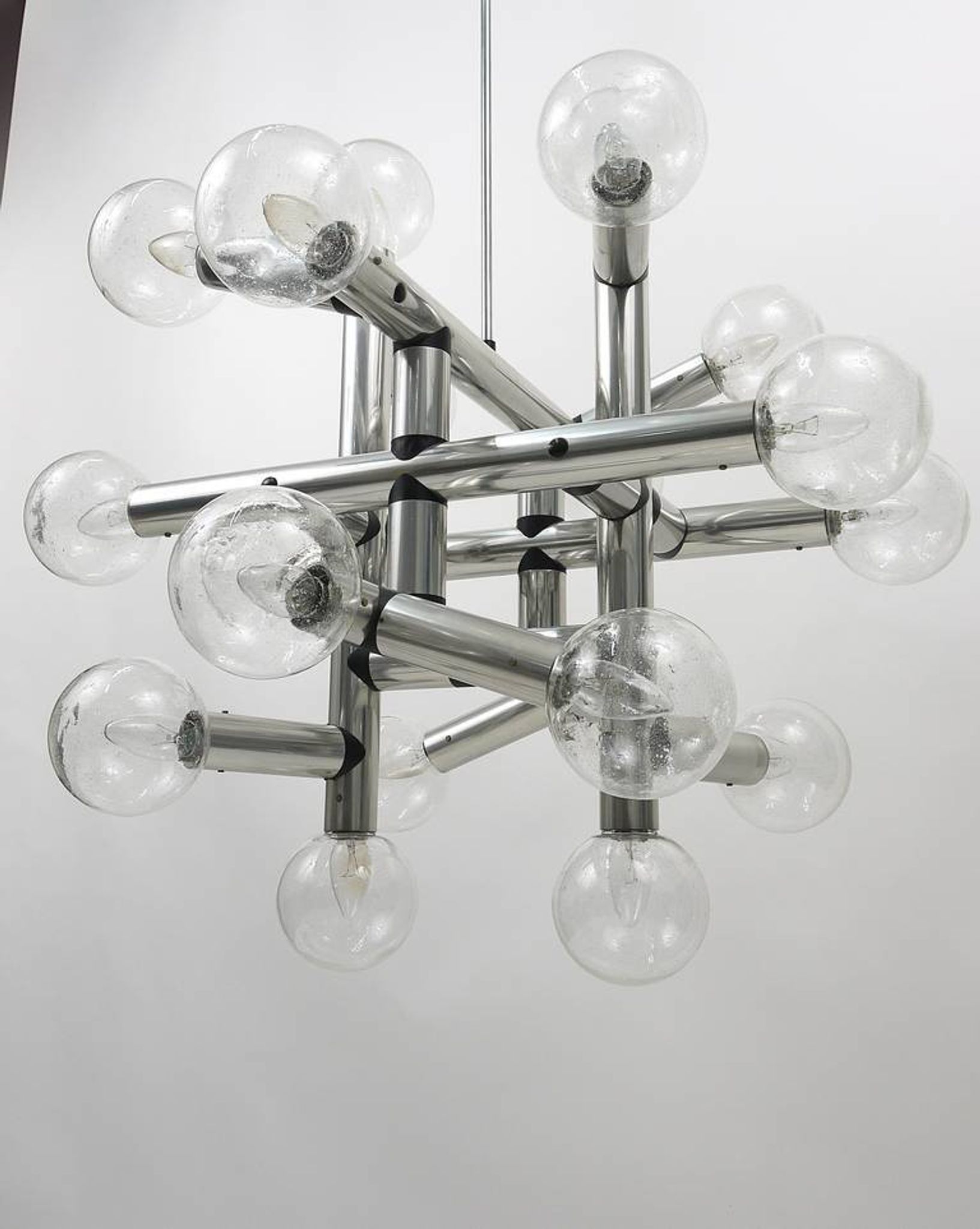 Identical atomic suspensions by J.T. Kalmar, Austria, 1969