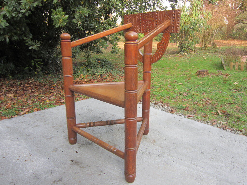 Armchair tripod oak movement Breton ar seiz vibrator