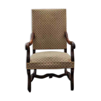 Fauteuil style renaissance en noyer