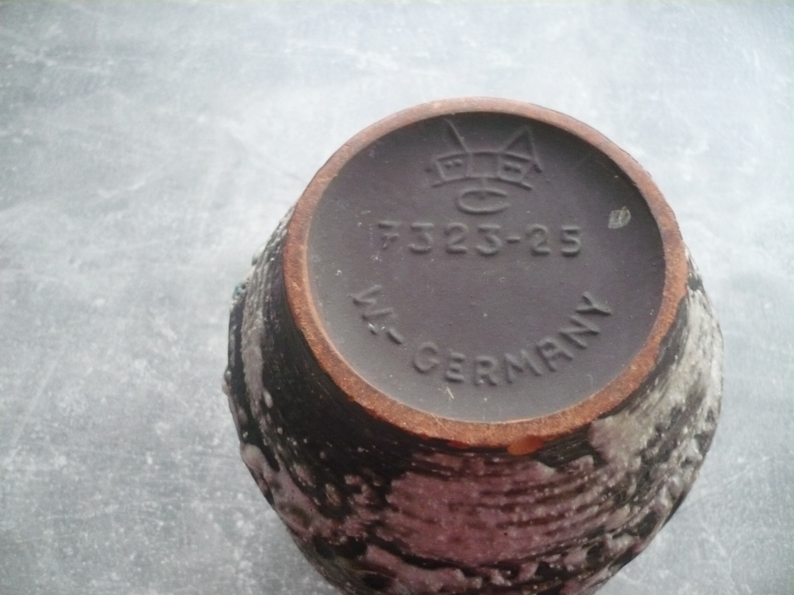 Ceramic vase with fat lava decor, Germany 7323-25