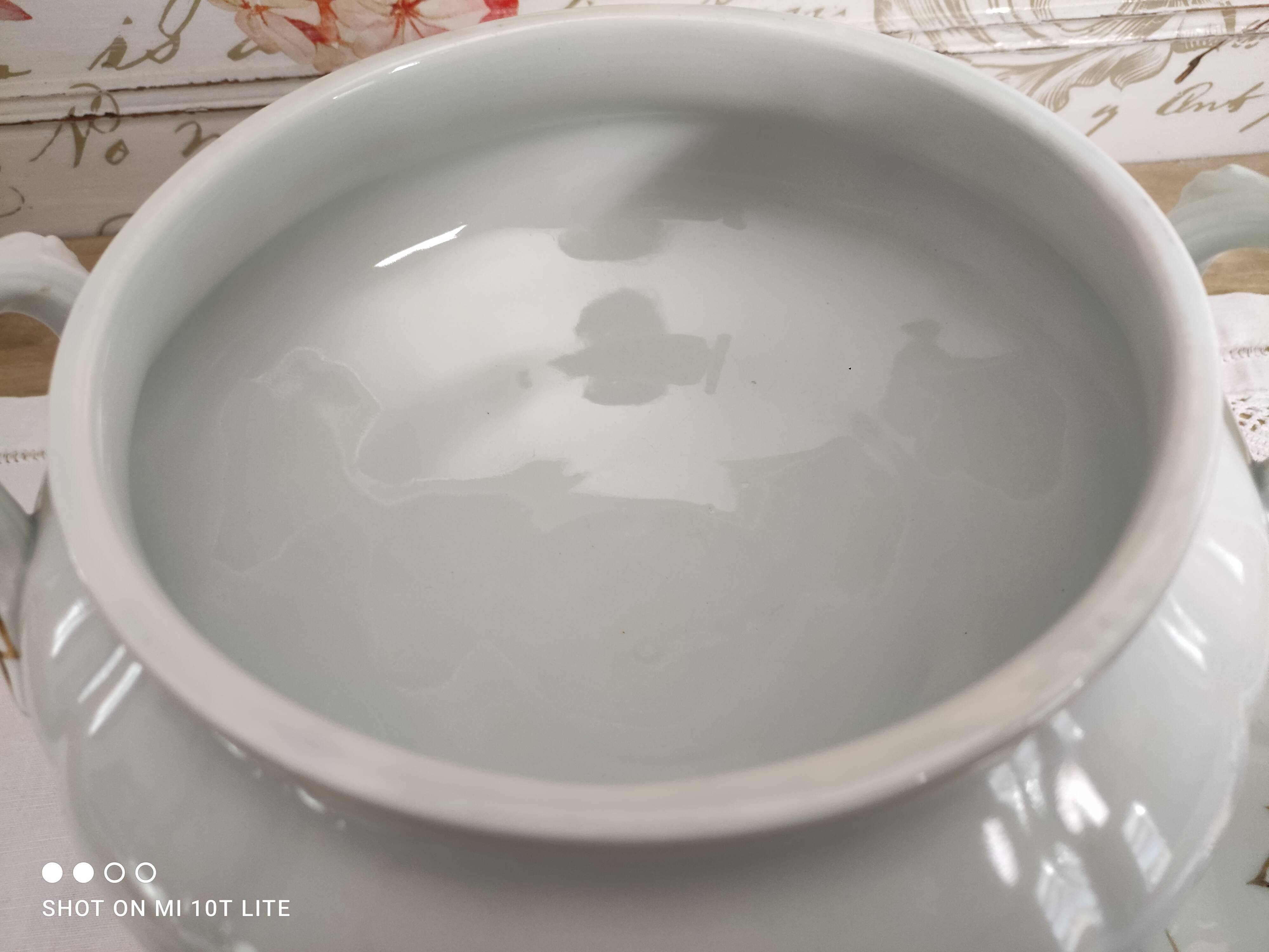 Niederweiler soup bowl in white earthenware bordered gold