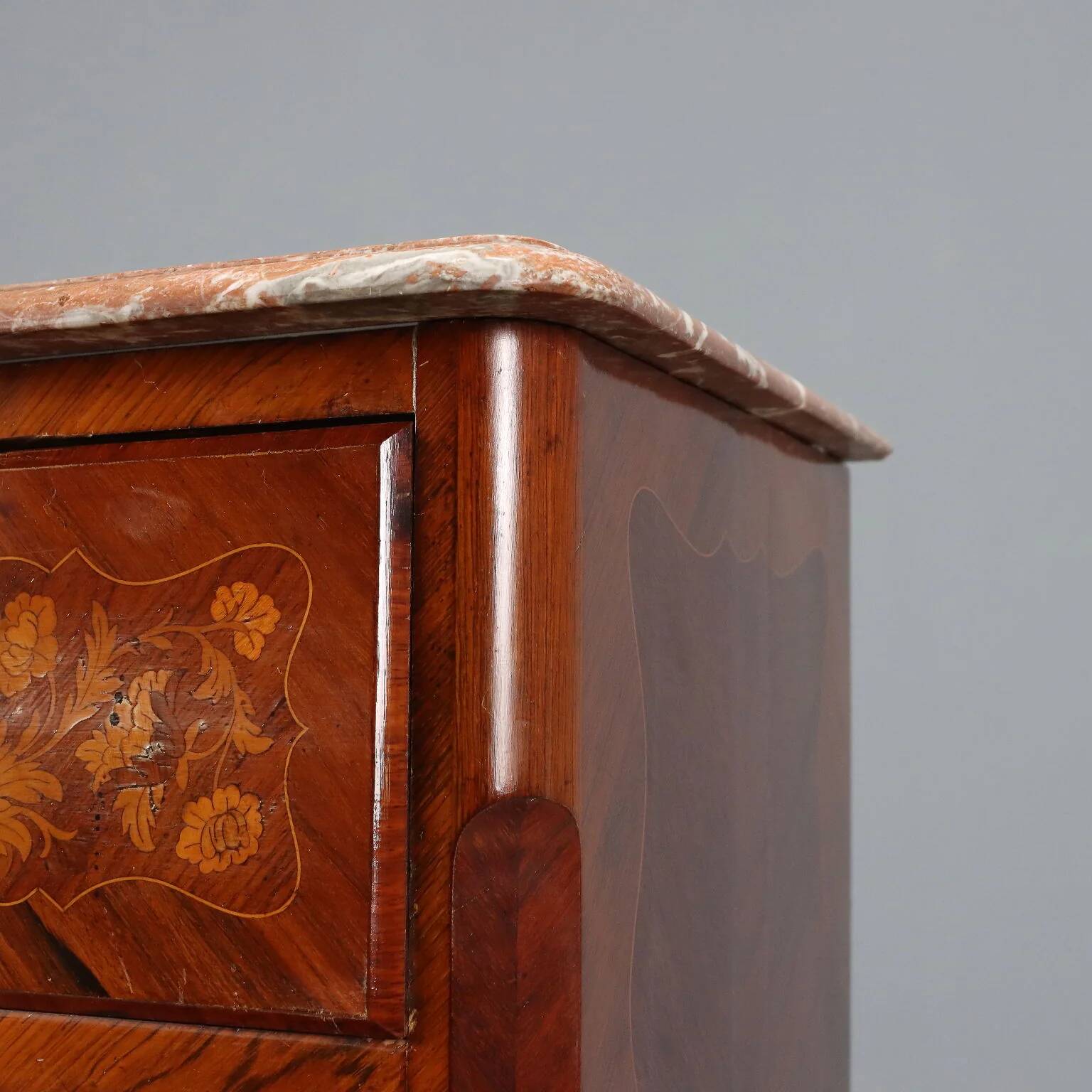 Antique Napoleon III cabinet in violet wood, 19th century.