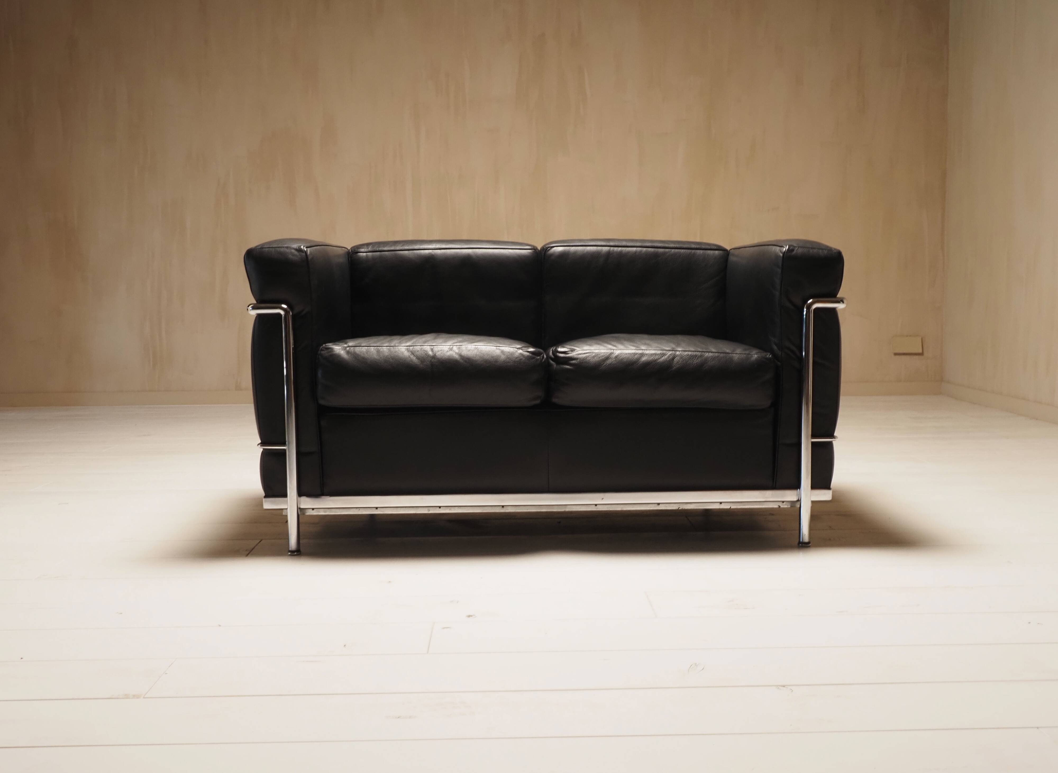 Cassina LC2 vintage two-seater sofa by Charlotte Perriand and Le Corbusier