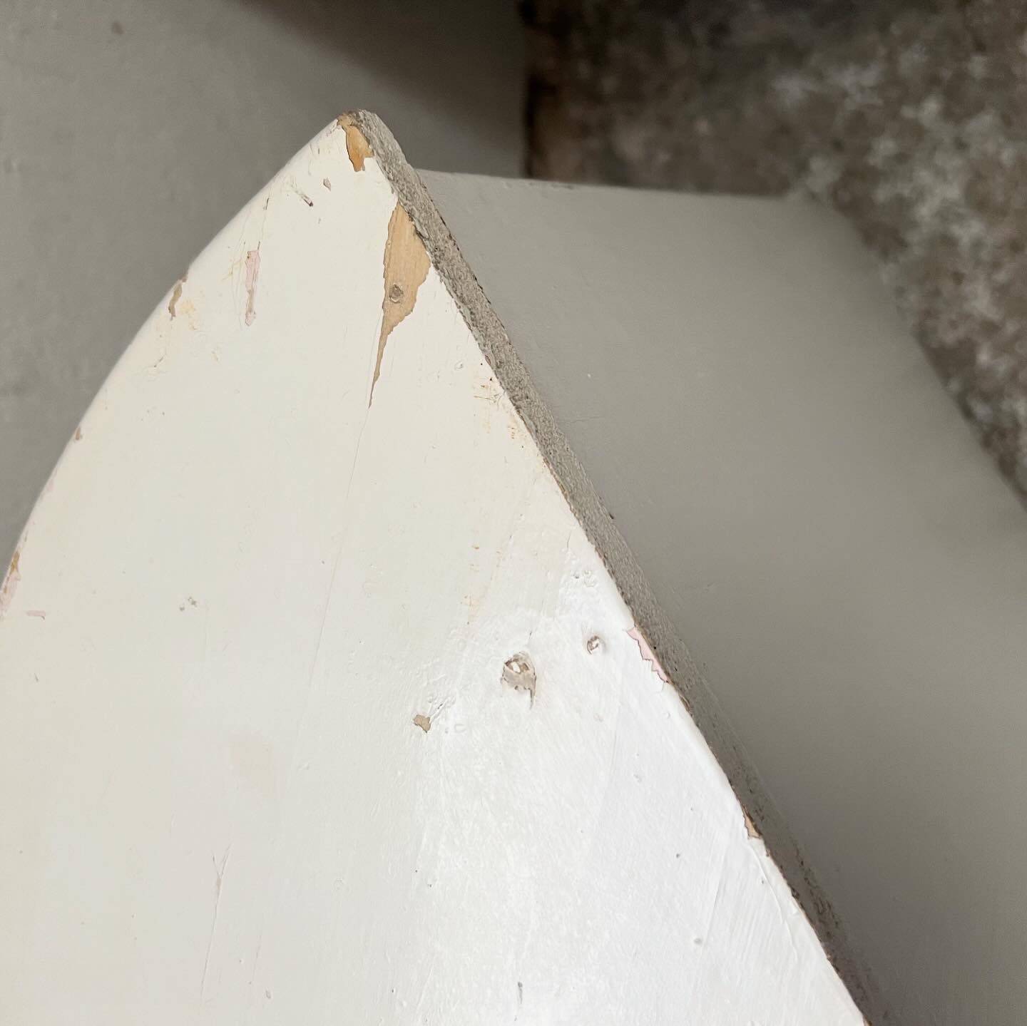 Corner kitchen shelves