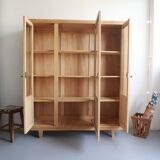 Glass-fronted dresser