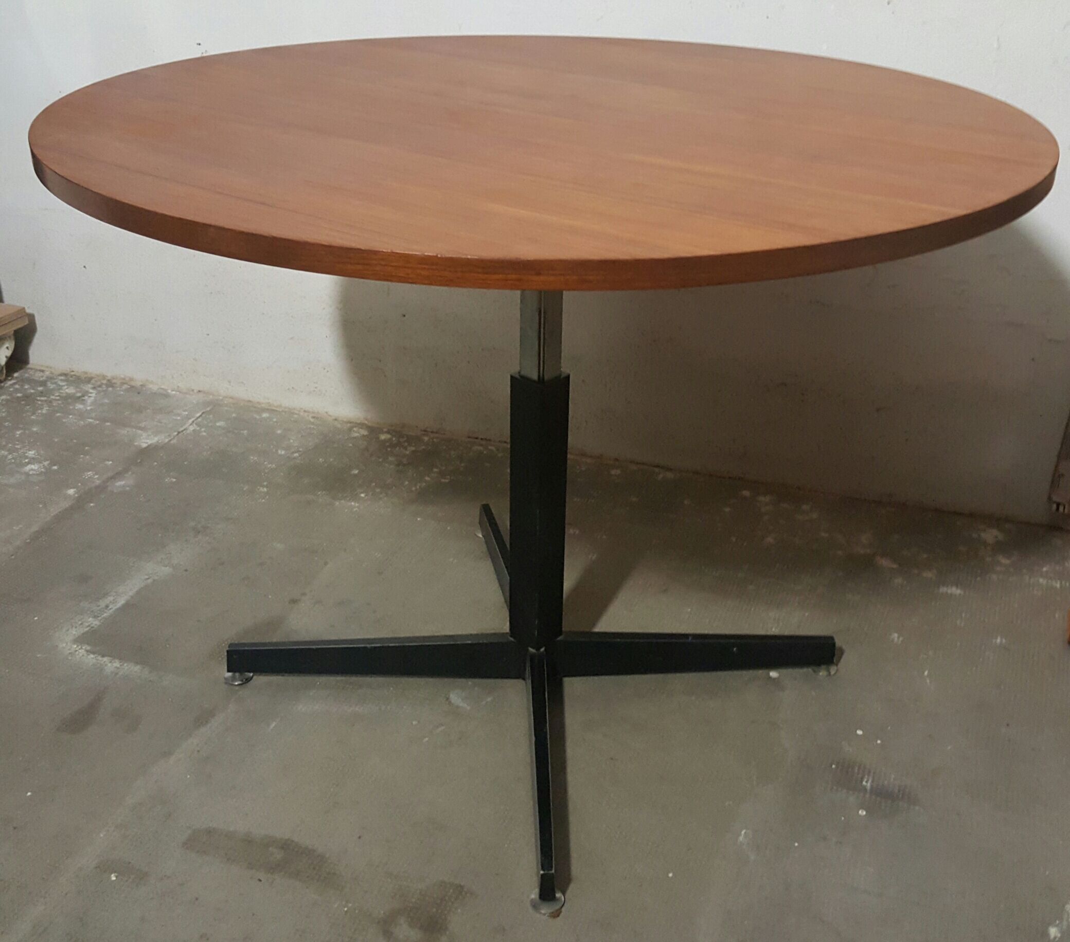 Table réglable