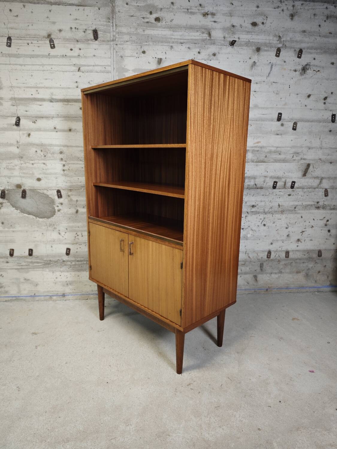Vintage showcase