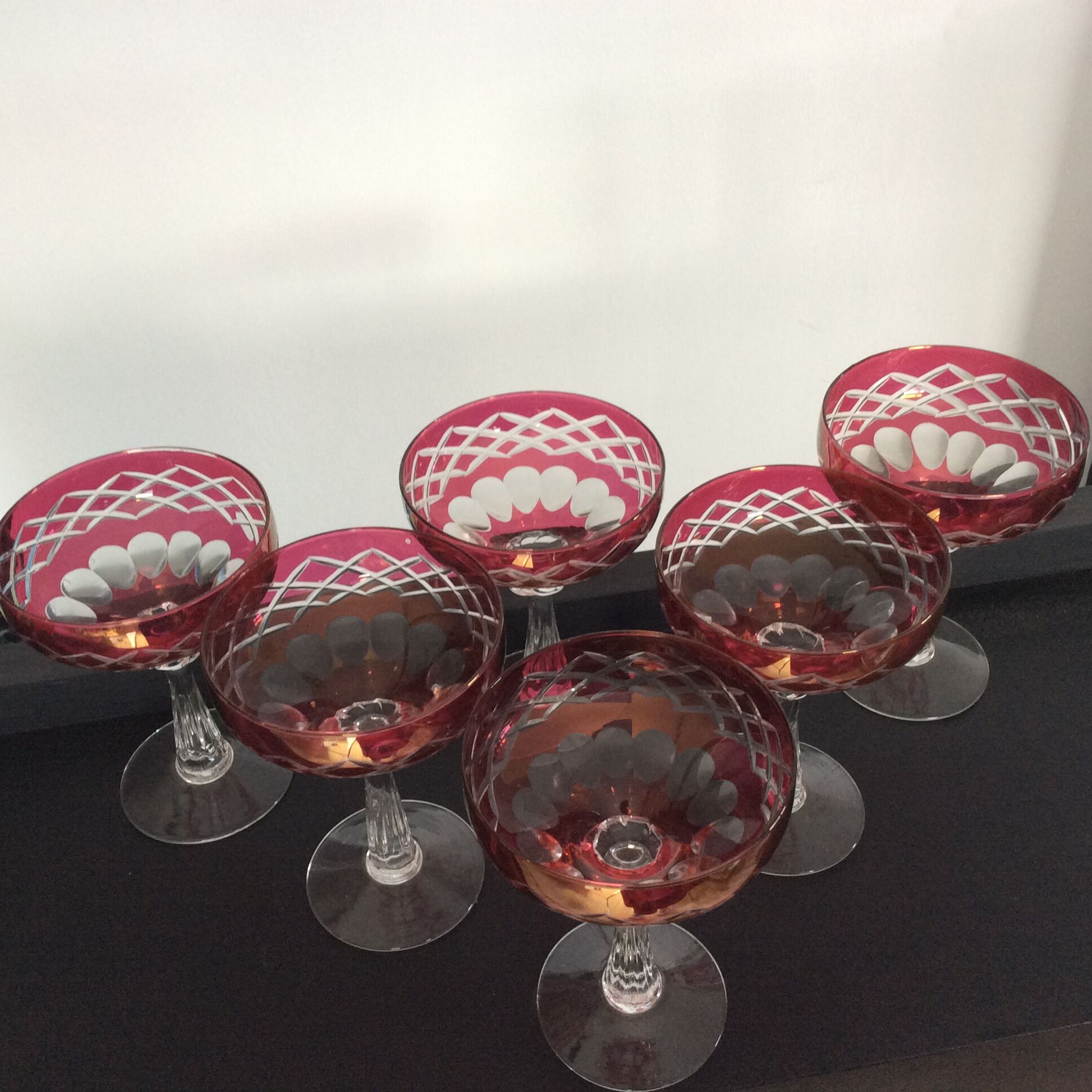 Series of 6 champagne glasses in chiseled crystal