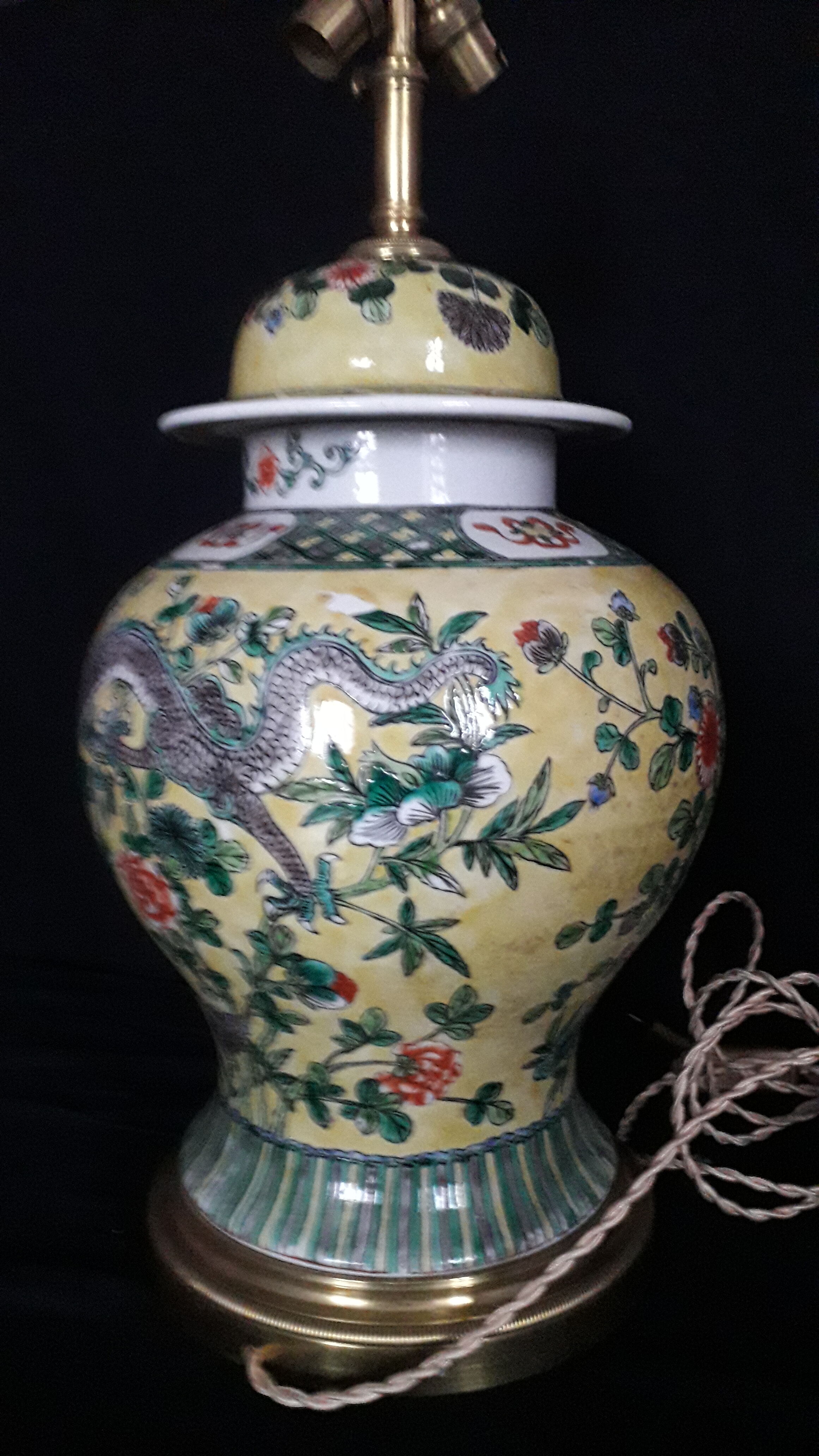 19th century Chinese table lamp