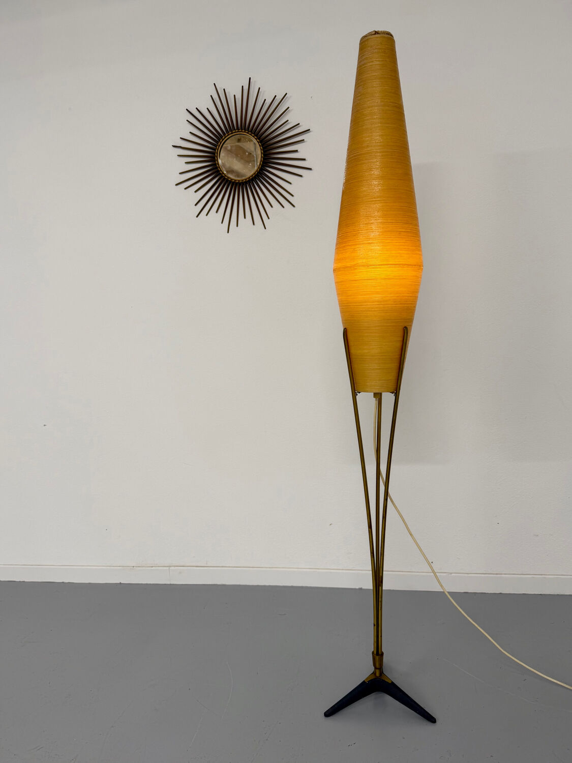 Antique brass and fiber amphora floor lamp from the 60s vintage design