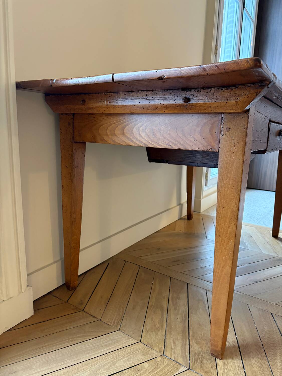 Old farmhouse table in solid oak with a drawer.