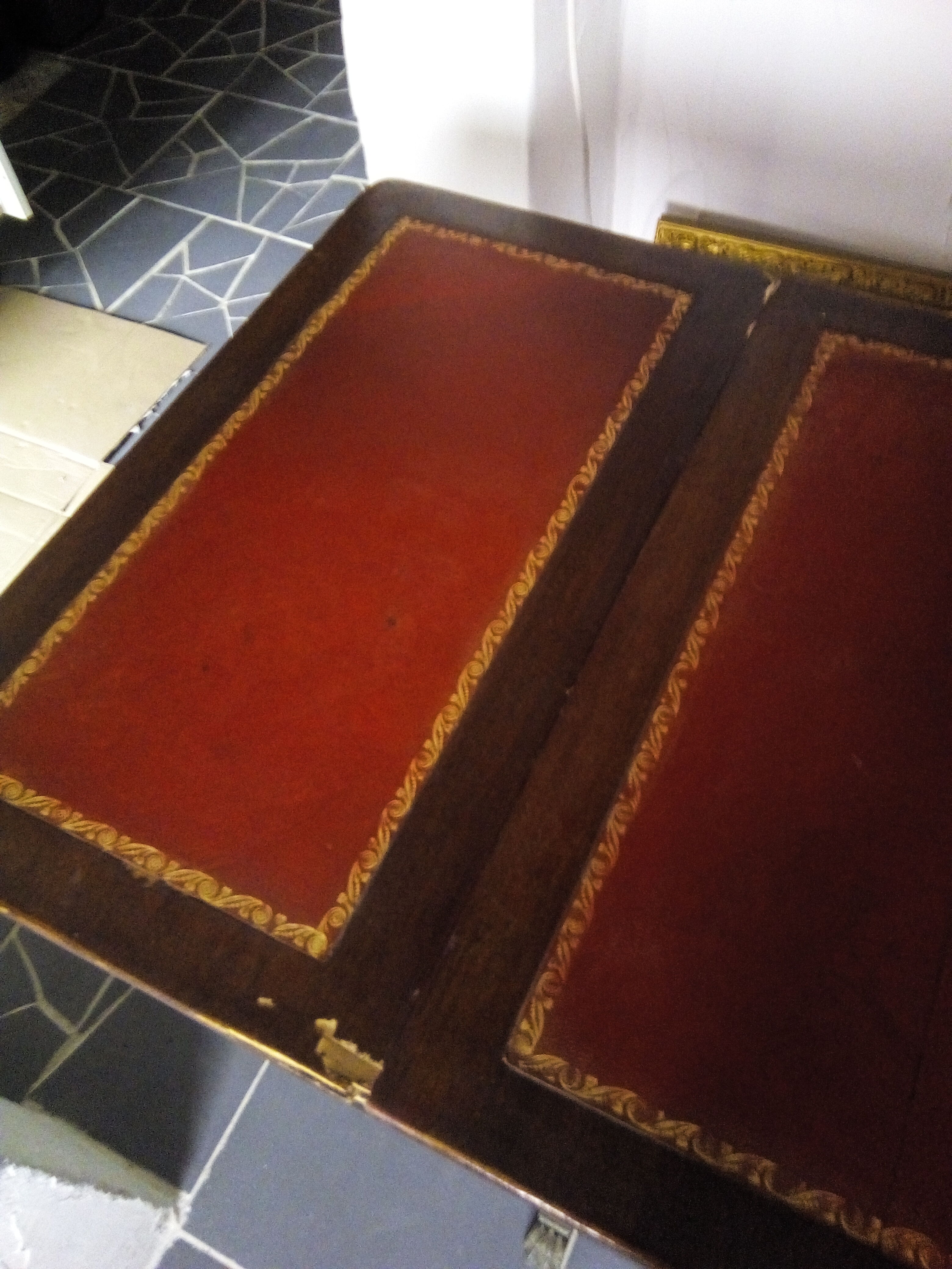 Desk style English leather