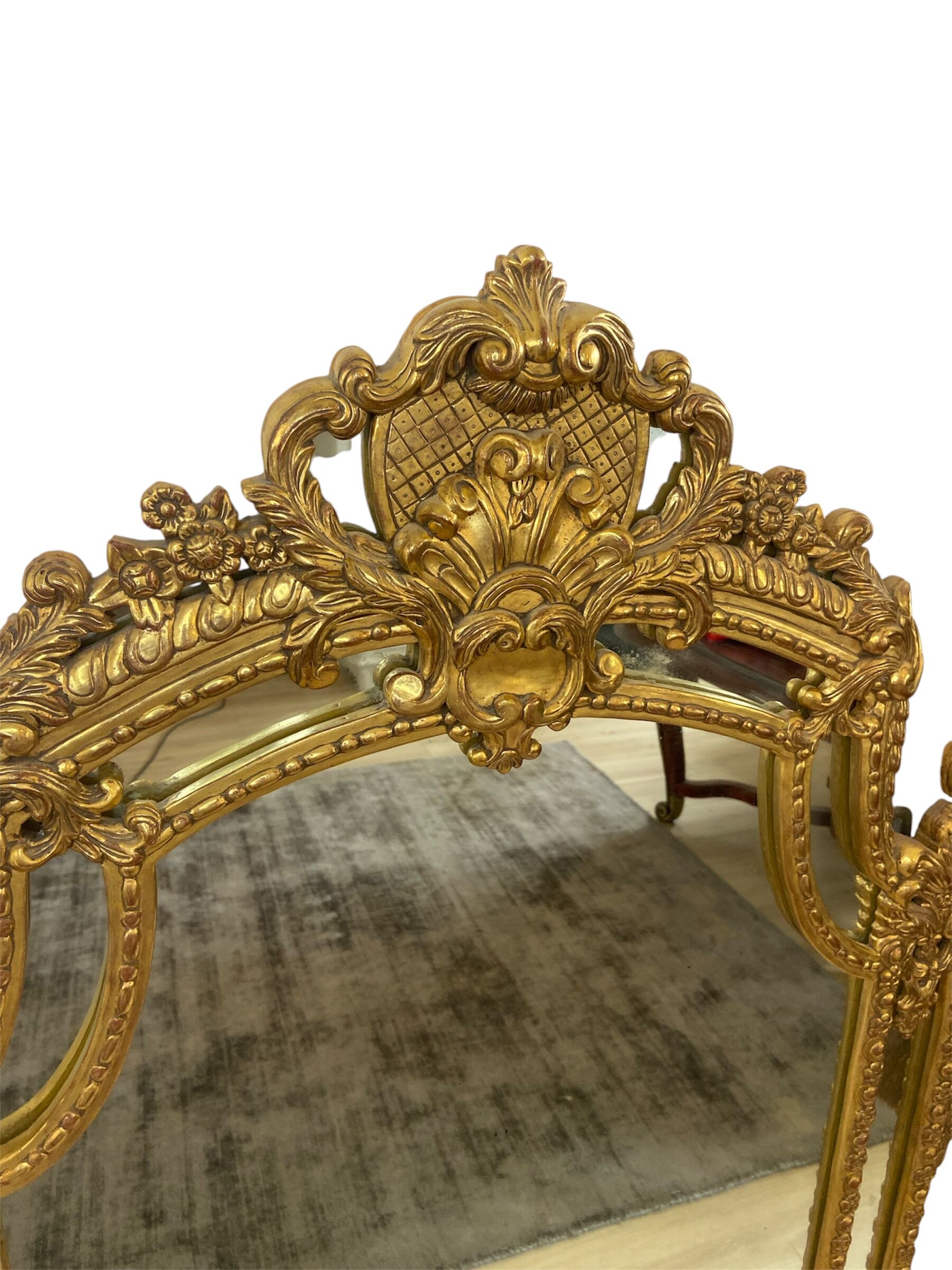 Important antique mirror in carved and gilded wood – Napoleon III style