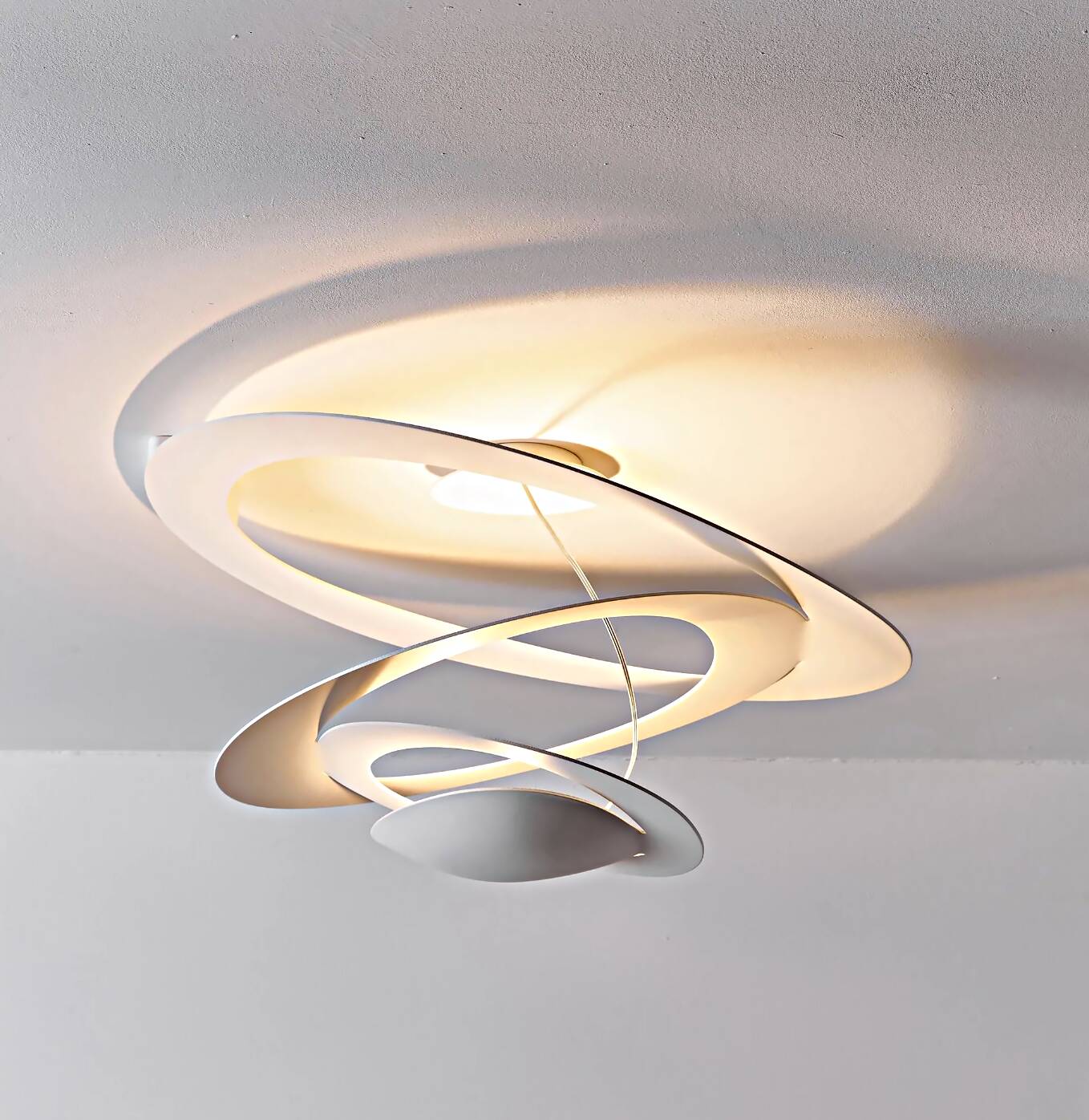 New artemide pendant light design guiseppe maurizio scutella