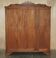Armoire triple en placage de noyer Waring & Gillow