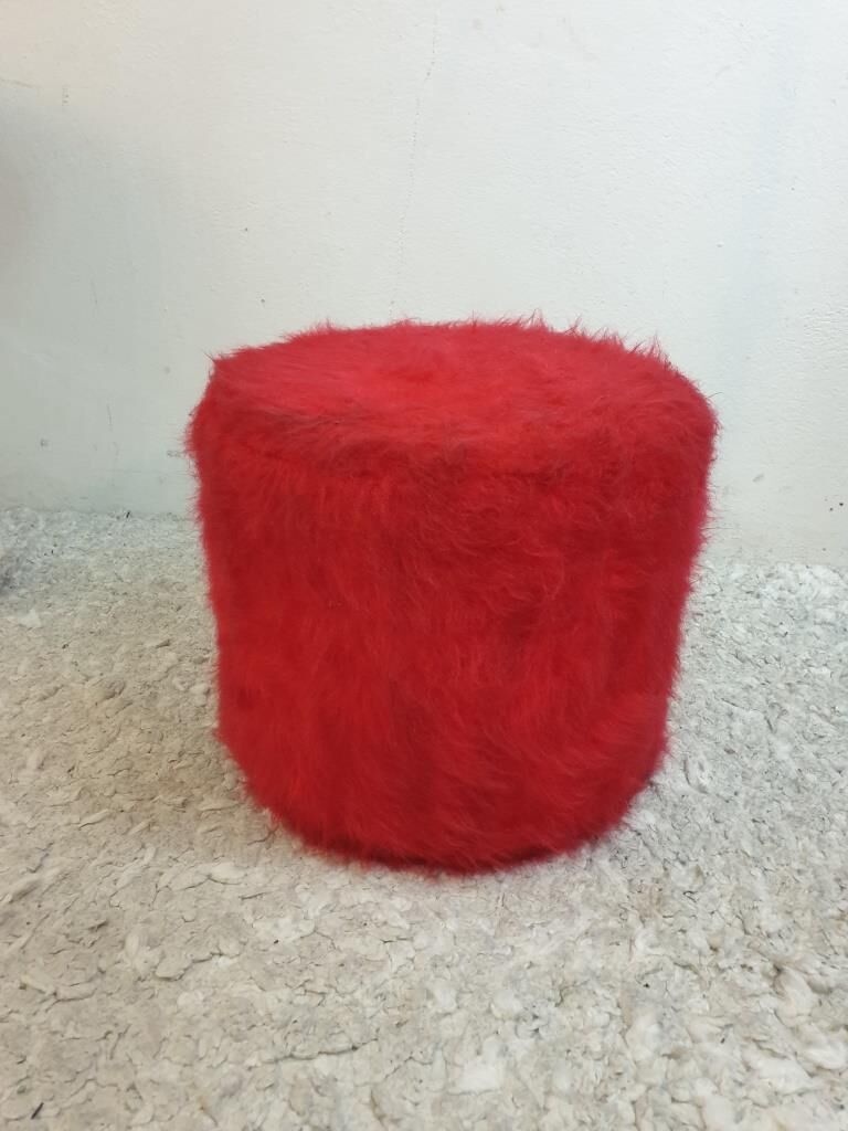 Pouf moumoute vintage red