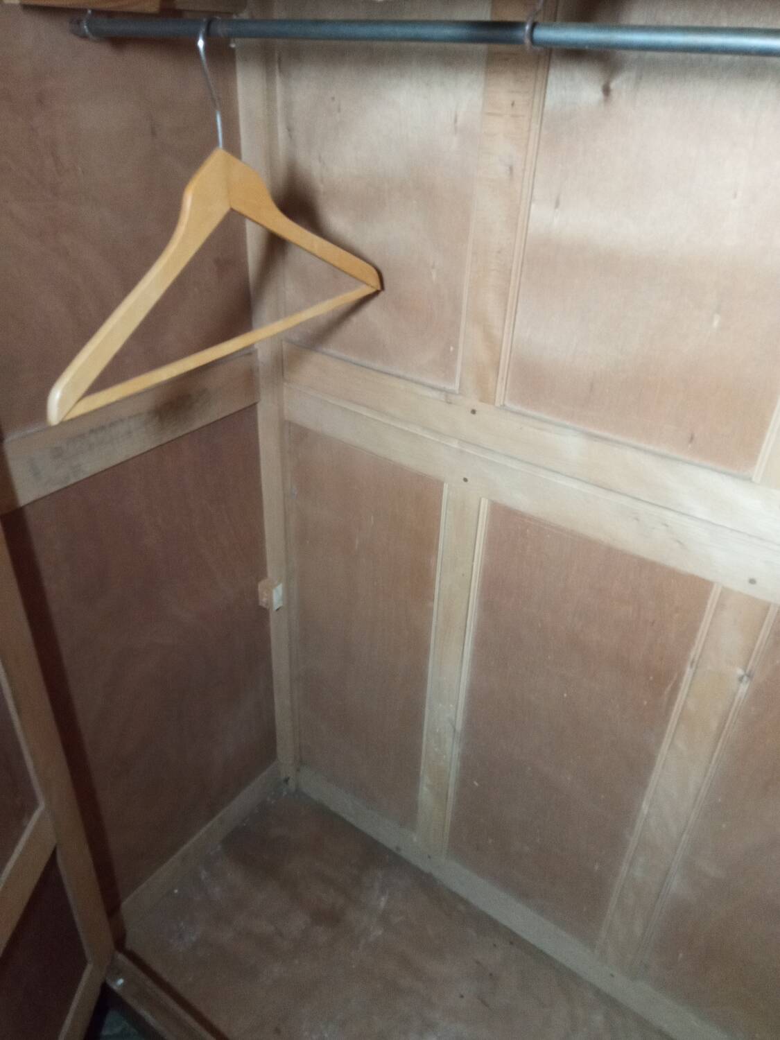 Wardrobe, Parisian wardrobe
