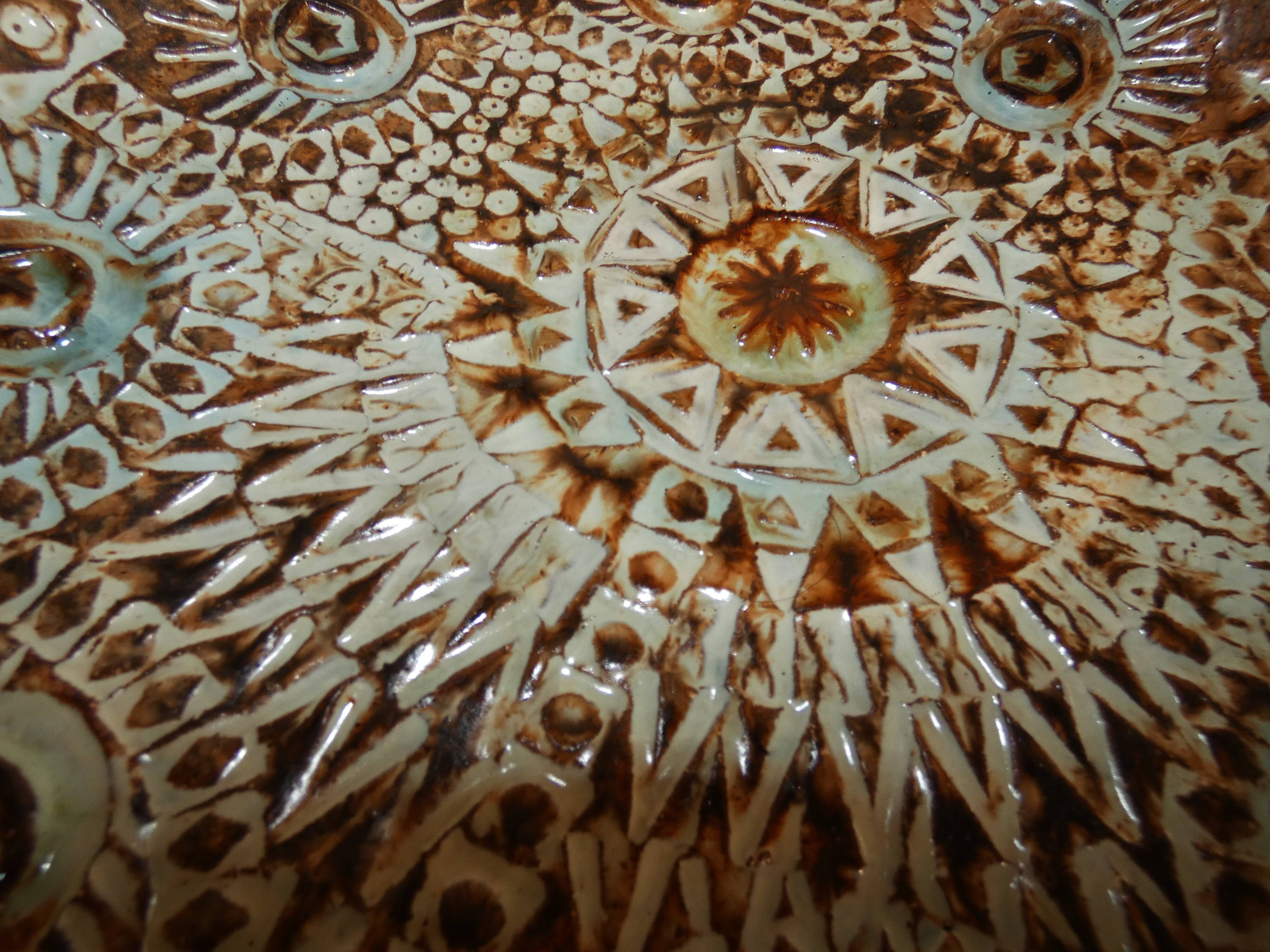 Pat and Joe Rowland Grand Plat Ceramic Scarified Sant-Vicens Perpignan 1970