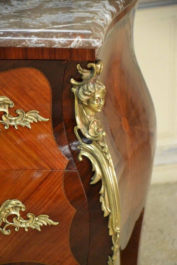 Commode en marqueterie régence 20e siècle