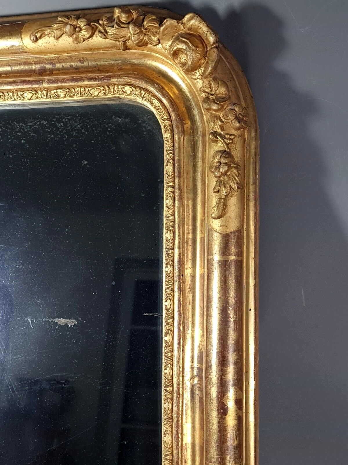 Mirror nineteenth century frame with doucine wood and stucco gilding gold leaf 75x56 cm SB