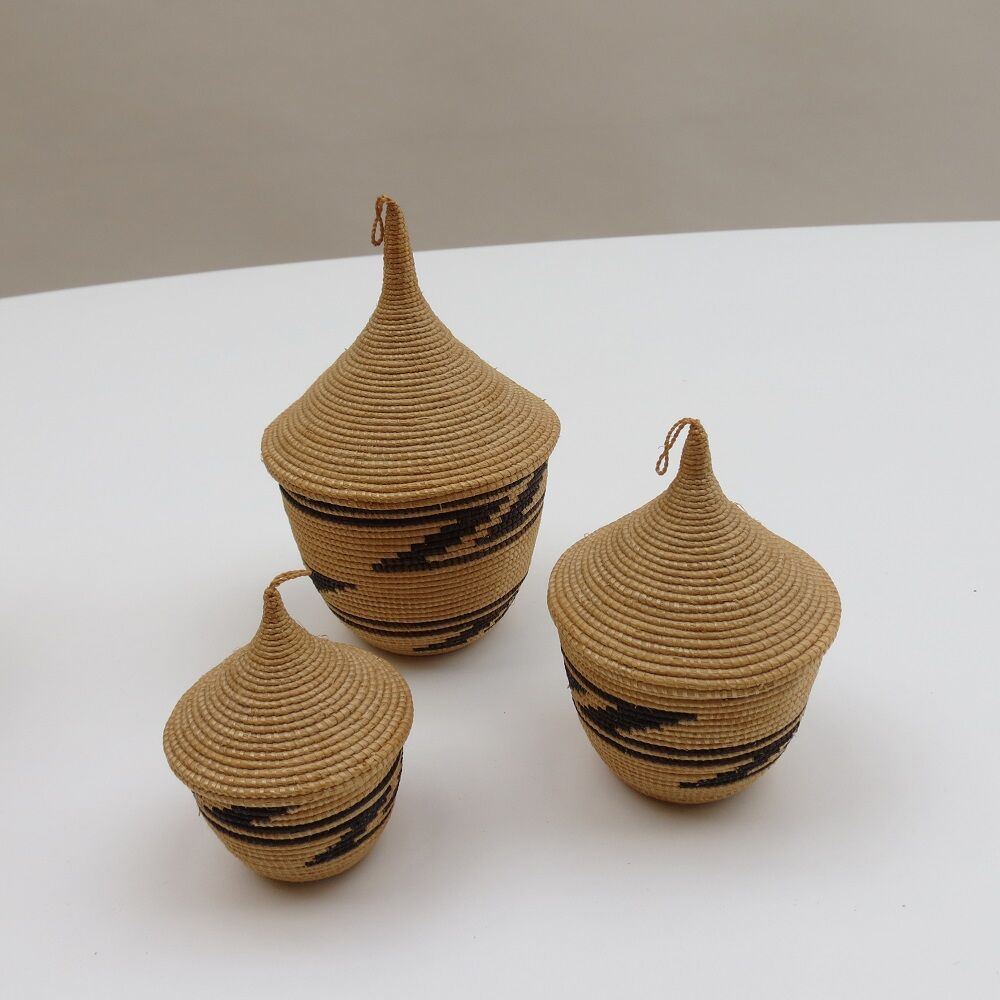 Set of 5 vintage tutsi rwanda rattan decorative lidded pots 1970s