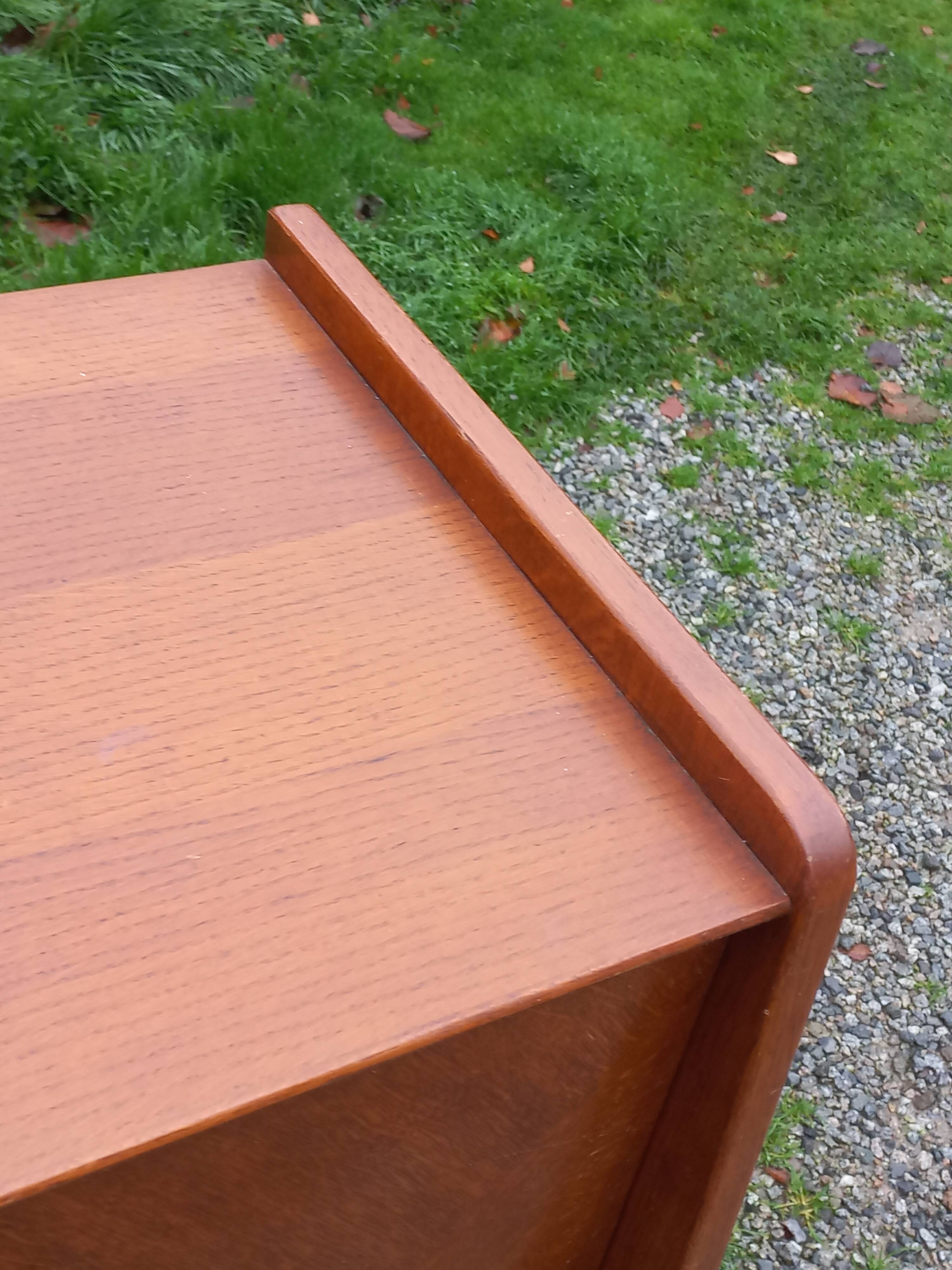 Enfilade vintage en chêne doré portes coulissantes pieds compas 1950