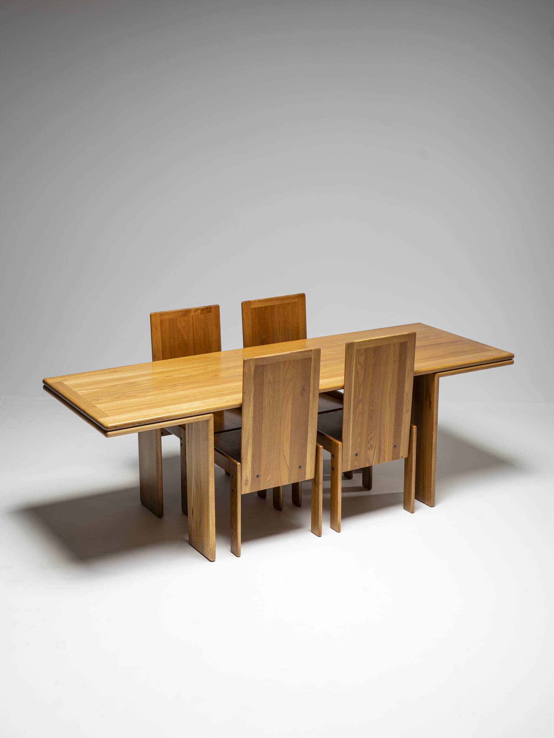 Lot de 4 chaises de salle à manger italiennes en orme par Romanutti, Italie, années 1970