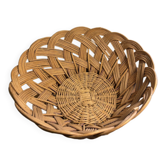 Woven wicker basket